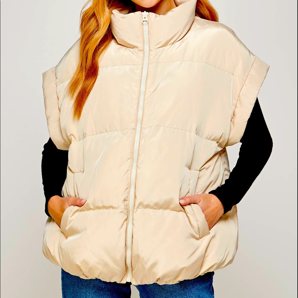 Oversized soft puffer vest.